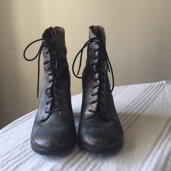 Woman’s Bacio 61 boots - Picture 2 of 7